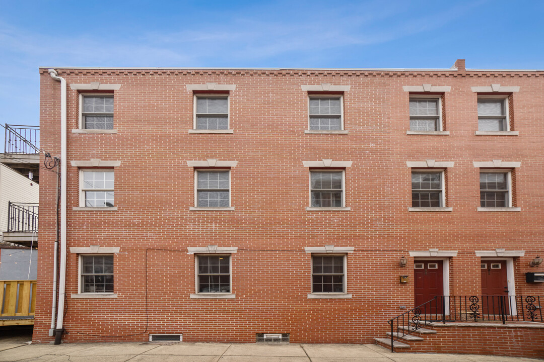 703 N Capitol St in Philadelphia, PA - Foto de edificio