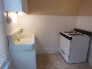 196 Adam St, Unit 1 st Front in Tonawanda, NY - Building Photo - Building Photo