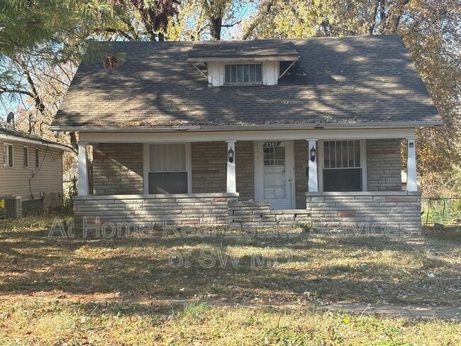 property at 2307 N Franklin Ave