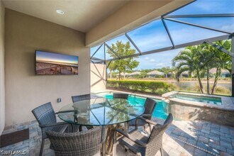 5743 Highbourne Dr in Naples, FL - Building Photo - Building Photo