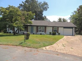 409 Windfield Ct in Fayetteville, NC - Building Photo