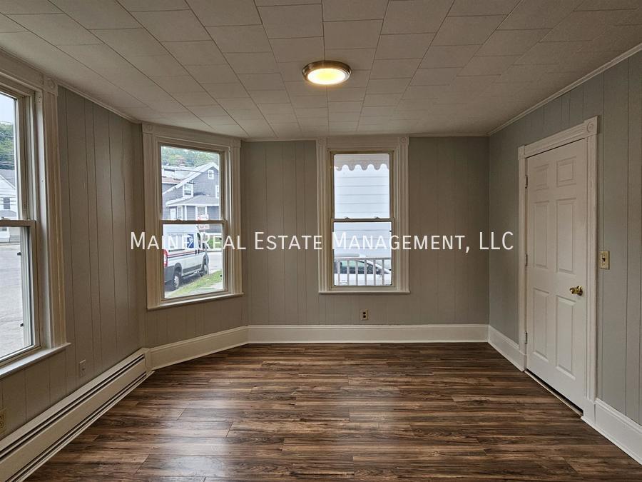 31-33 Pine St in Auburn, ME - Building Photo