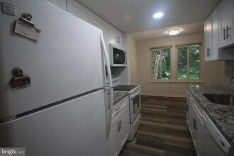 7843 Briardale Terrace in Rockville, MD - Building Photo - Building Photo