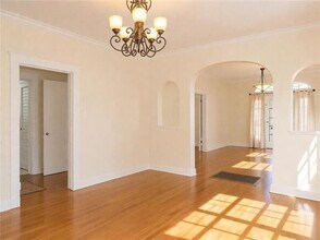 1825 Pine St in New Orleans, LA - Foto de edificio - Building Photo