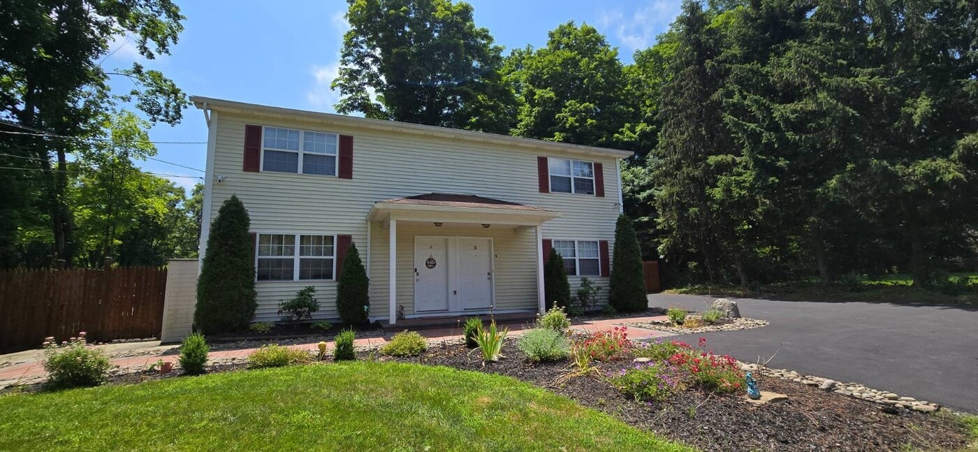 1335 Union Ave in Newburgh, NY - Building Photo