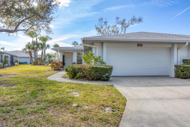 4220 Center Pointe Ln in Sarasota, FL - Building Photo - Building Photo