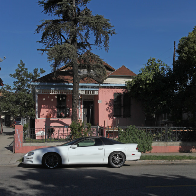 260-266 S Avenue 19 in Los Angeles, CA - Foto de edificio - Building Photo