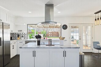 313 Melorine Dr in Grand Prairie, TX - Building Photo - Building Photo