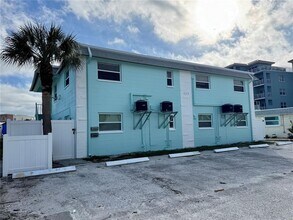 117 140th Ave E in Madeira Beach, FL - Building Photo - Building Photo
