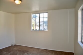 548 N Windsor Blvd, Unit 548 in Los Angeles, CA - Foto de edificio - Building Photo