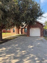 17 Northwestern St in McAllen, TX - Foto de edificio - Building Photo