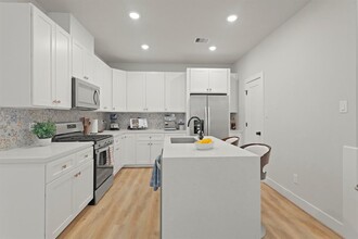 2195 Mansfield St in Houston, TX - Building Photo - Building Photo