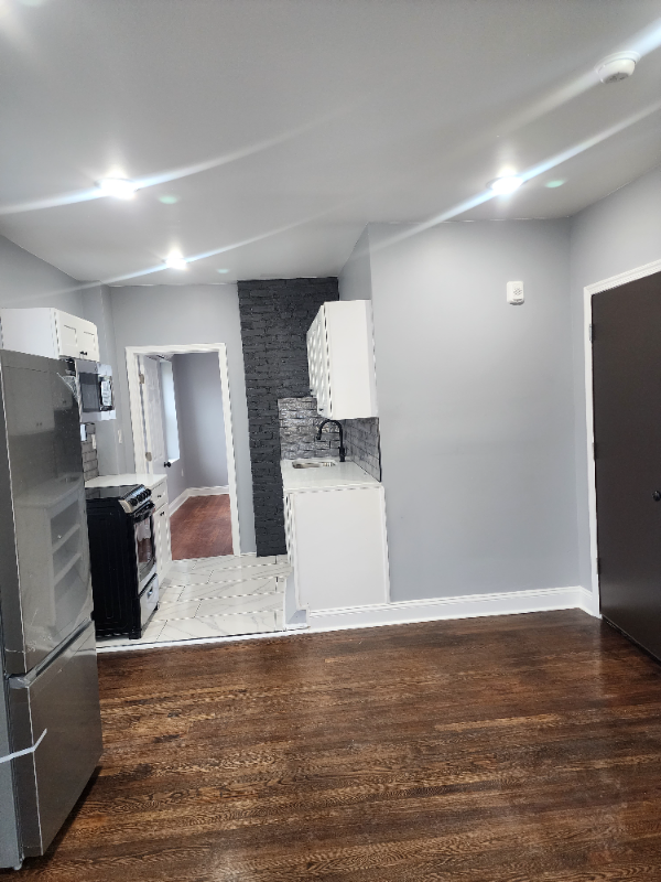 380 Vernon Rd, Unit 4 in Philadelphia, PA - Building Photo - Building Photo