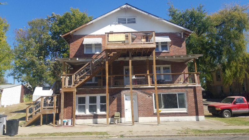 215 Civic St in Hot Springs, AR - Building Photo