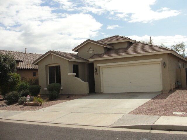 property at 3329 E Ravenswood Dr