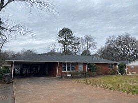 702 Jones Mill Rd in Cartersville, GA - Building Photo