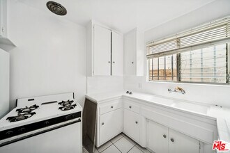 2314 S Corning St in Los Angeles, CA - Building Photo - Building Photo