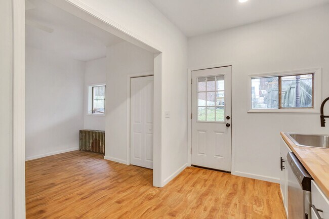 5126 Natrona Wy in Pittsburgh, PA - Building Photo - Building Photo