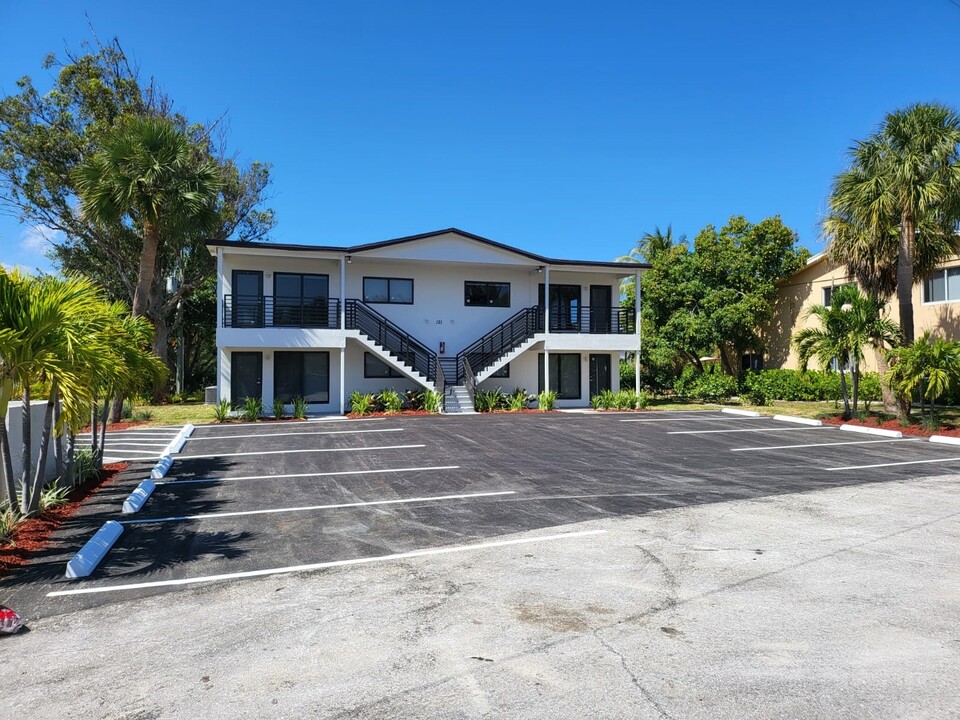 151 SW 15th St in Boca Raton, FL - Building Photo