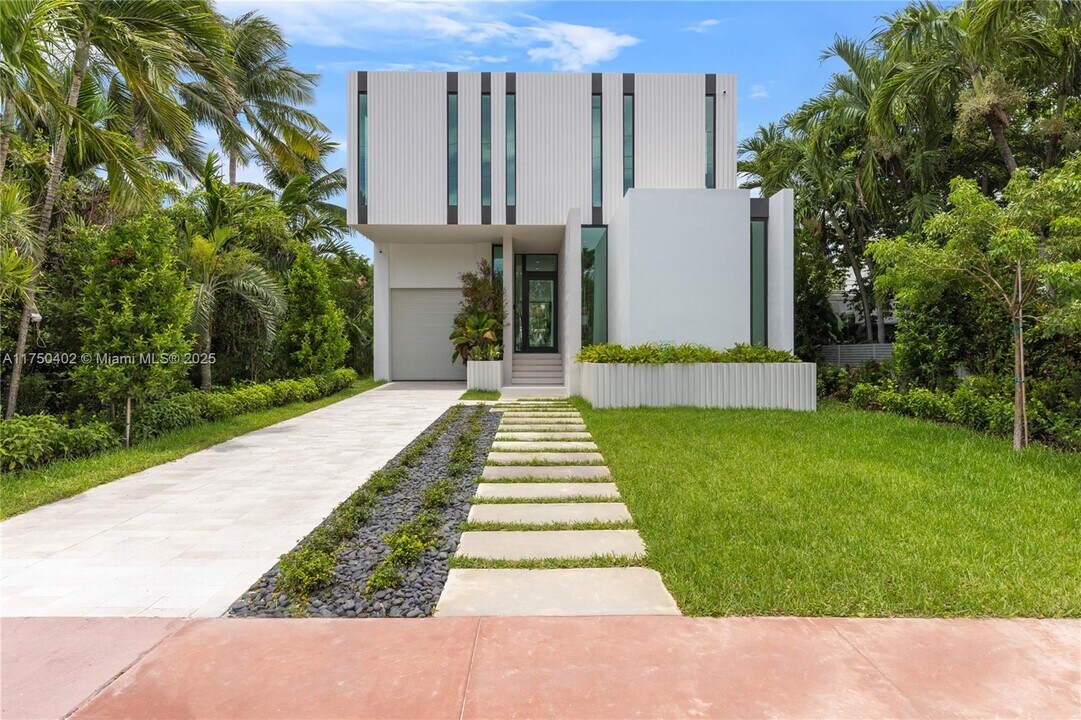 4504 Sheridan Ave in Miami Beach, FL - Building Photo