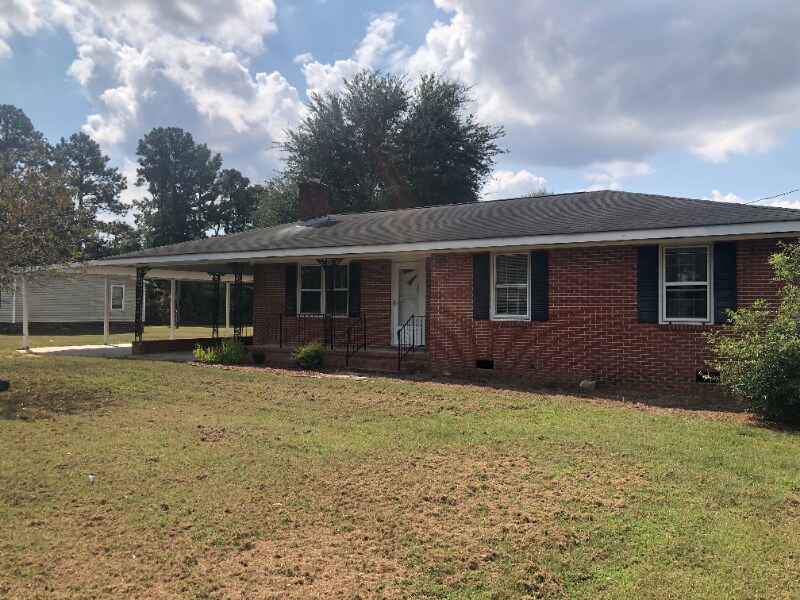 7613 Hwy 58 in Stantonsburg, NC - Foto de edificio