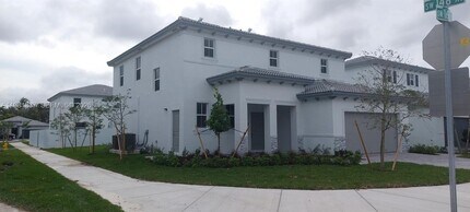 14806 SW 163rd St in Miami, FL - Building Photo - Building Photo