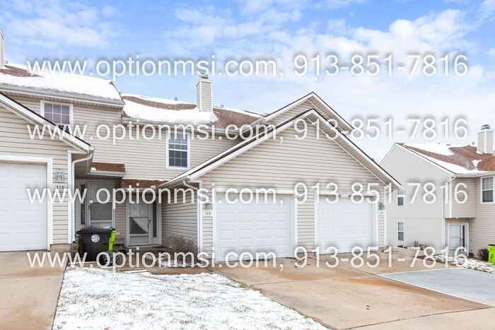 112 Cambridge Meadows Dr in Belton, MO - Building Photo
