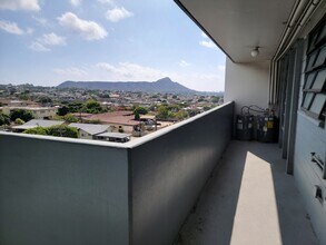 3175 Waialae Ave, Unit 804 in Honolulu, HI - Building Photo - Building Photo