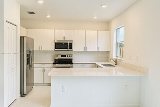 1658 SE 26th Ter in Homestead, FL - Building Photo - Building Photo