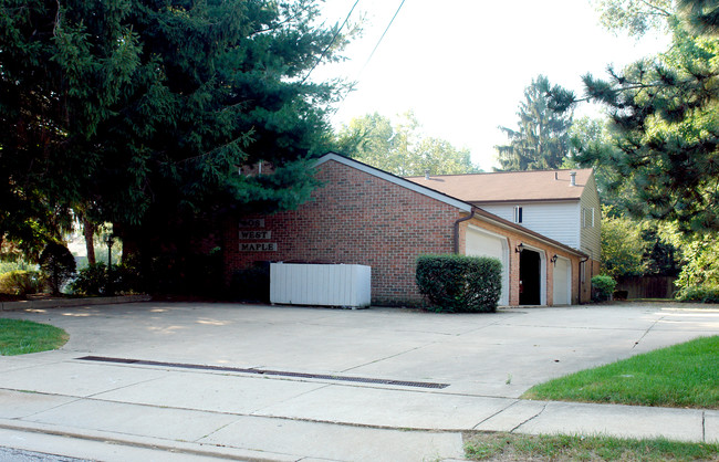 408 W Maple St in Canton, OH - Building Photo - Building Photo