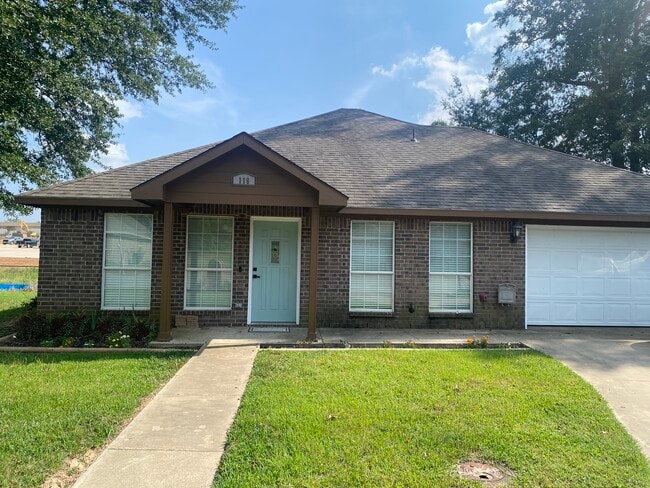 116 Westpark St in Pittsburg, TX - Building Photo - Building Photo