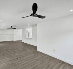 11550 SW 80th Terrace in Miami, FL - Building Photo - Building Photo