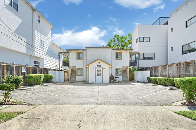 1603 Welch St in Houston, TX - Building Photo - Building Photo