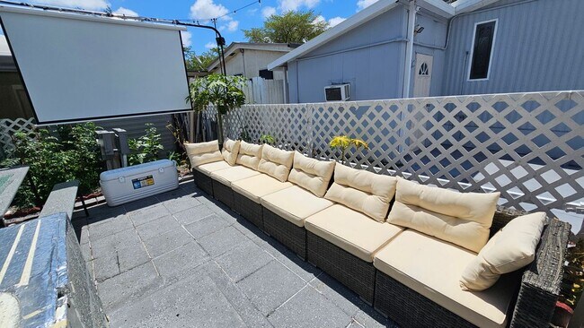3036 SW 51st St in Fort Lauderdale, FL - Building Photo - Building Photo