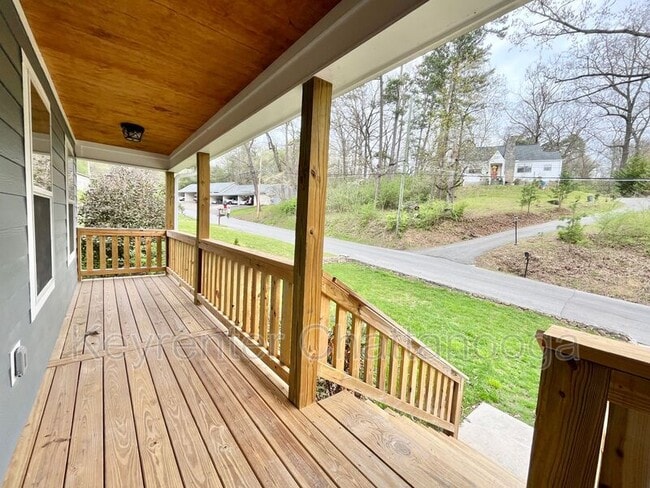 300 W Ridgewood Ave in Chattanooga, TN - Building Photo - Building Photo