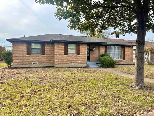 2906 Sharpview Ln in Dallas, TX - Building Photo - Building Photo