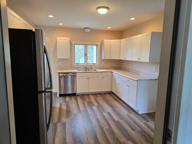 160 Elm St, Unit 1 in Bangor, ME - Foto de edificio - Building Photo
