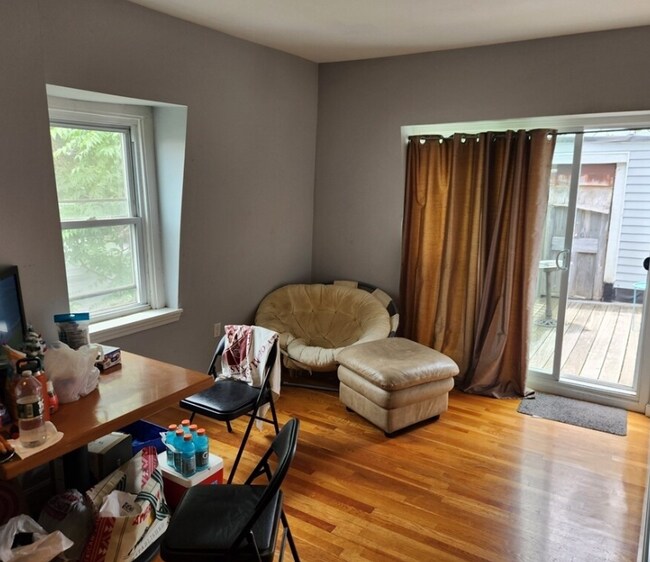 20 Pinckney St, Unit 3 in Somerville, MA - Building Photo - Building Photo