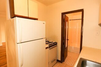 824 W Cornelia Ave in Chicago, IL - Building Photo - Building Photo