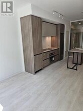 8 Beverley Glen Blvd in Vaughan, ON - Building Photo - Building Photo