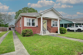 1321 Clearview Pky in Metairie, LA - Building Photo - Building Photo