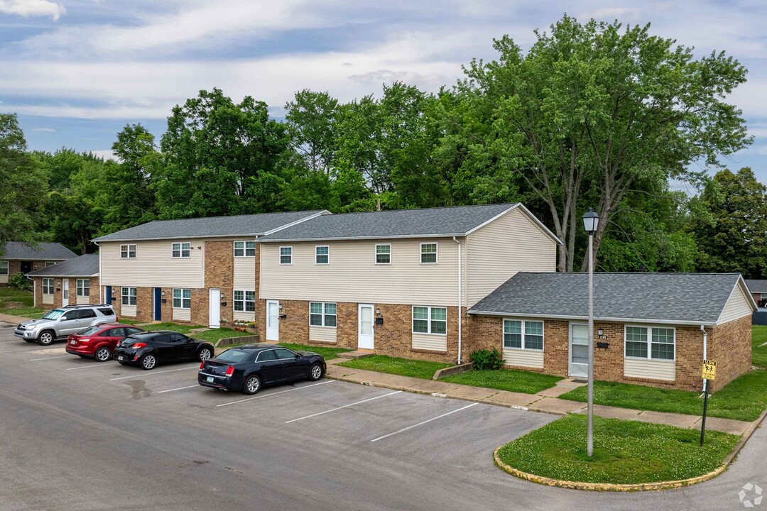 Naveen Pine Townhomes in Evansville, IN - Foto de edificio