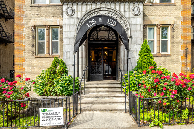 Magnolia Apartments in Jersey City, NJ - Building Photo - Building Photo