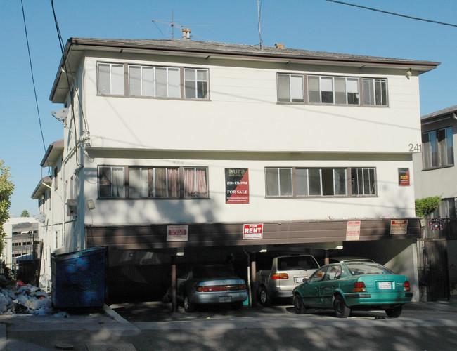 241 S Westlake Ave in Los Angeles, CA - Foto de edificio - Building Photo