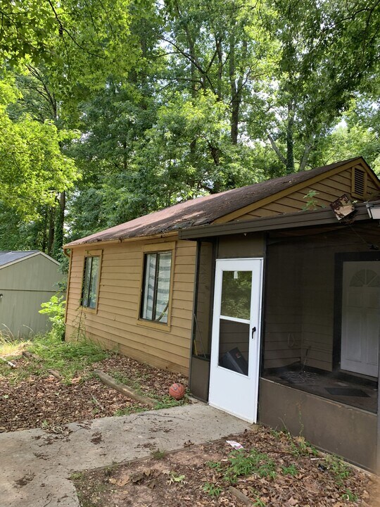 4903 Martins Crossing Rd in Stone Mountain, GA - Building Photo