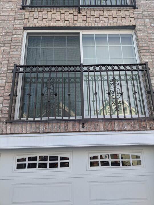 13 S 3rd St in Harrison, NJ - Building Photo