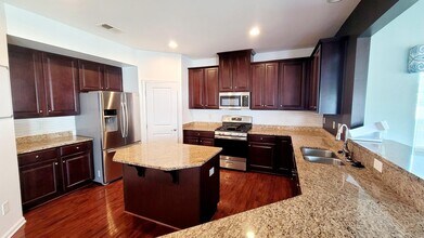 4420 Belfast Rd in Glen Allen, VA - Foto de edificio - Building Photo