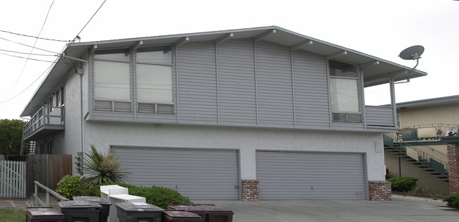 210-216 Flanders Ct in Hayward, CA - Foto de edificio - Building Photo