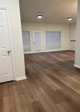 176 Binnacle Ct in Willis, TX - Building Photo - Building Photo