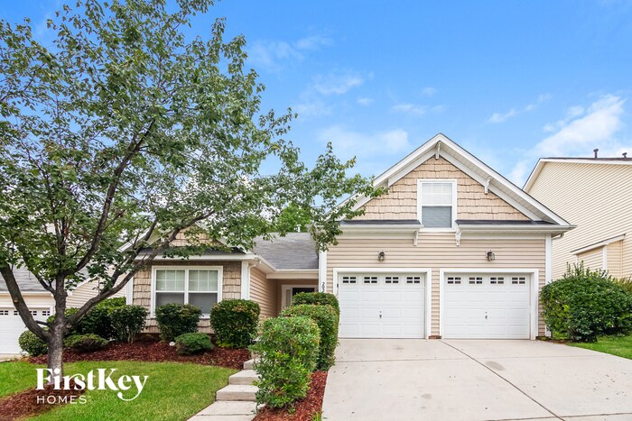 2021 Sugarbush Dr in Charlotte, NC - Building Photo